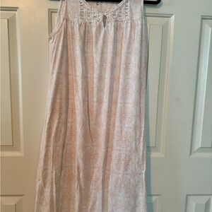 Croft & Barrow Women’s Sleeveless Nightgown Size Medium Cottagecore/grandmacore